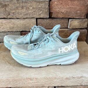 Hoka clifton 9 size 10 light blue green tennis shoes